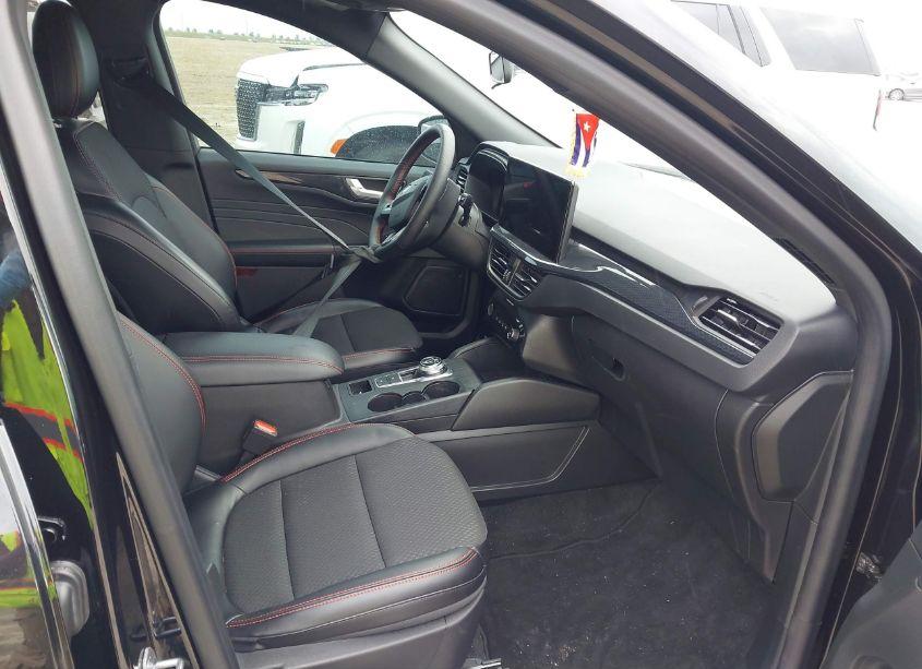 Photo 5 of 2024 Ford Escape ST-LINE (VIN 1FMCU0MN4RUA68620)