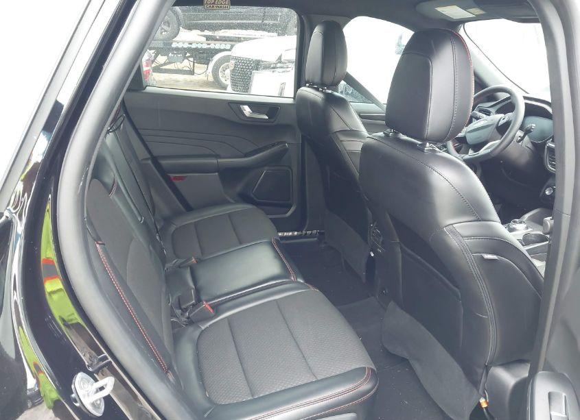 Photo 8 of 2024 Ford Escape ST-LINE (VIN 1FMCU0MN4RUA68620)