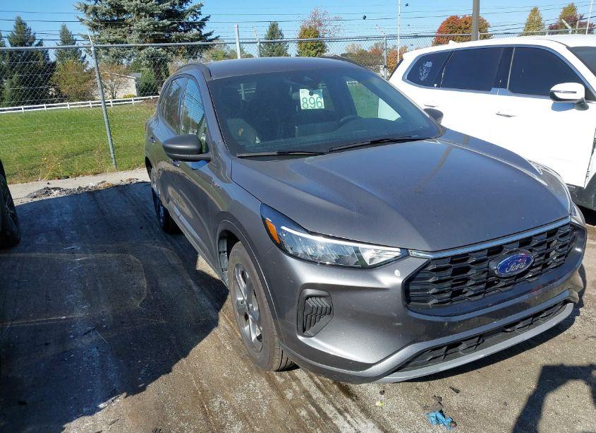 2024 Ford Escape ST-LINE (VIN 1FMCU0MN4RUA80475) main photo