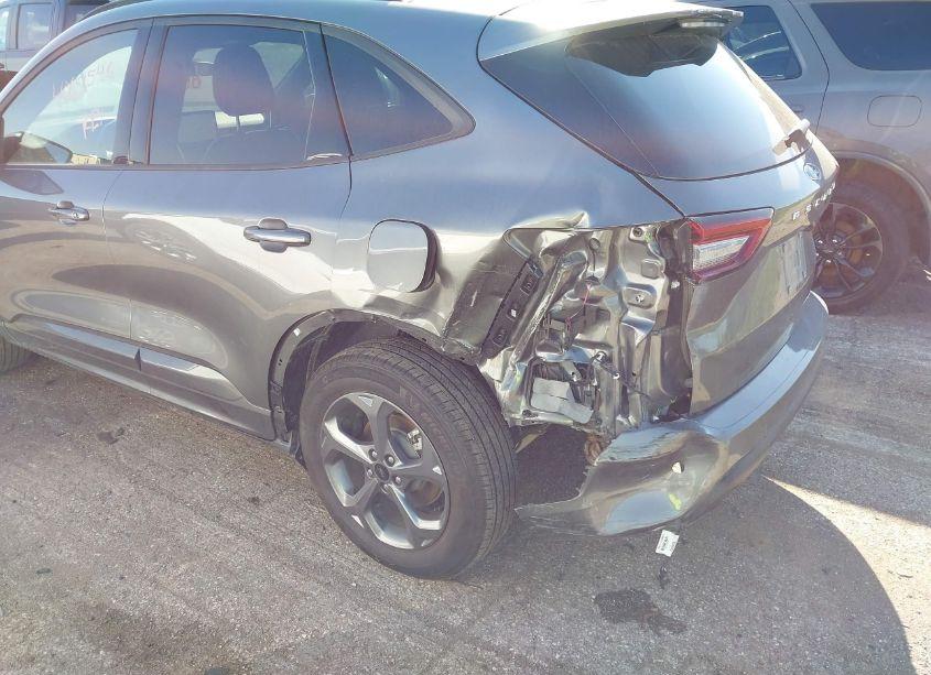 Photo 3 of 2024 Ford Escape ST-LINE (VIN 1FMCU0MN4RUA80475)