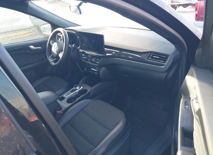 Photo 5 of 2024 Ford Escape ST-LINE (VIN 1FMCU0MN5RUA43709)