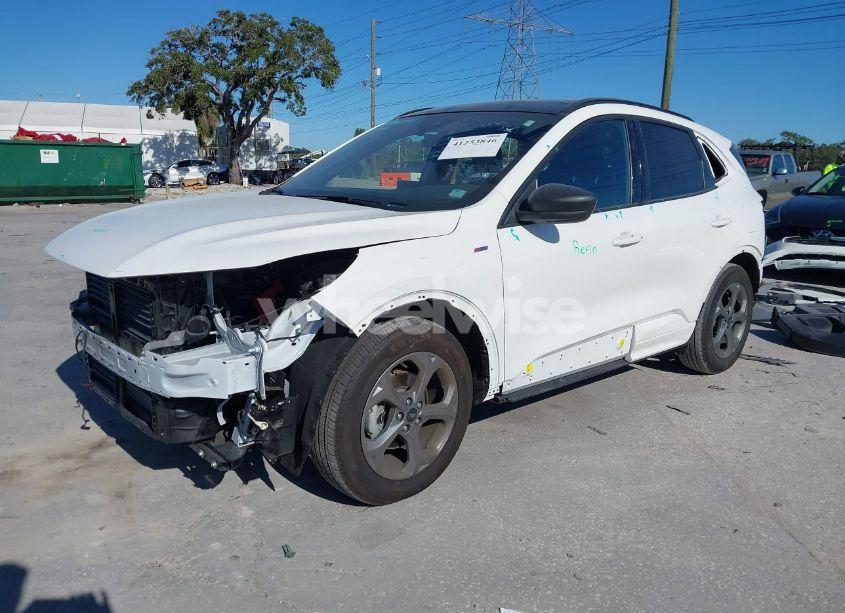 Photo 2 of 2024 Ford Escape ST-LINE (VIN 1FMCU0MN5RUA55147)