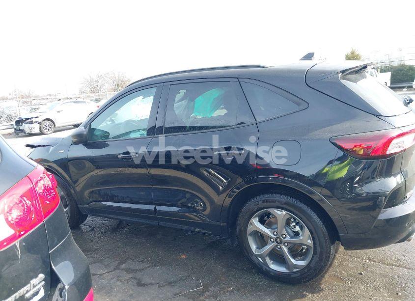Photo 14 of 2024 Ford Escape ST-LINE (VIN 1FMCU0MN5RUA62504)