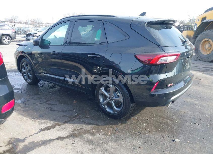 Photo 3 of 2024 Ford Escape ST-LINE (VIN 1FMCU0MN5RUA62504)