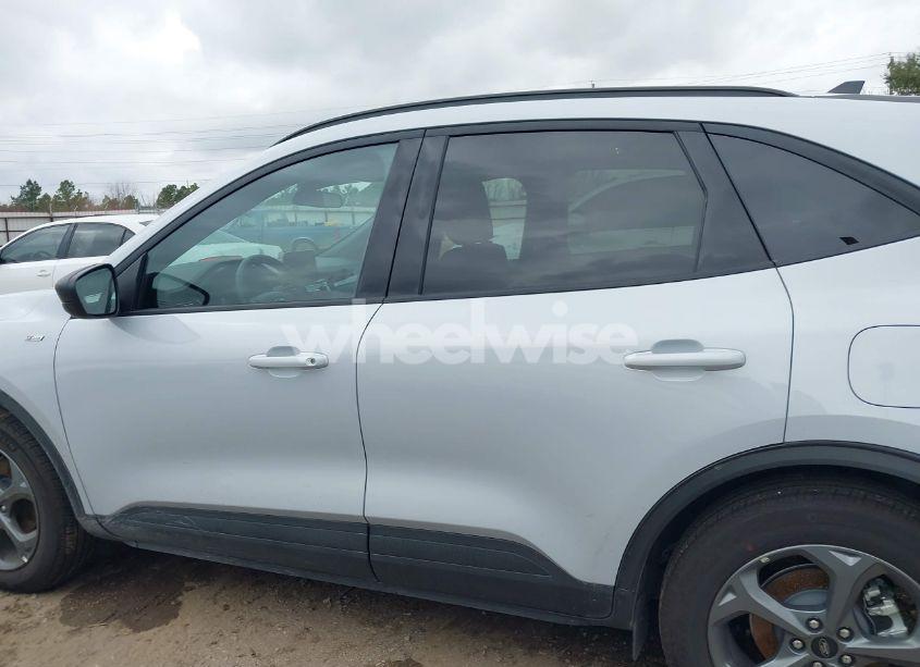 Photo 15 of 2025 Ford Escape ST-LINE (VIN 1FMCU0MN5SUA41593)