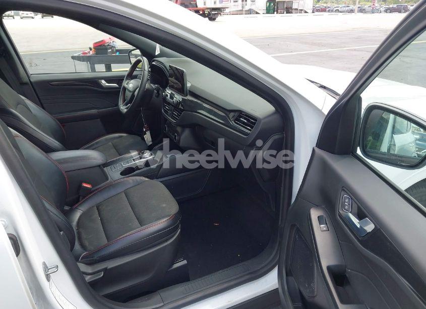 Photo 5 of 2023 Ford Escape ST-LINE (VIN 1FMCU0MN6PUA59625)