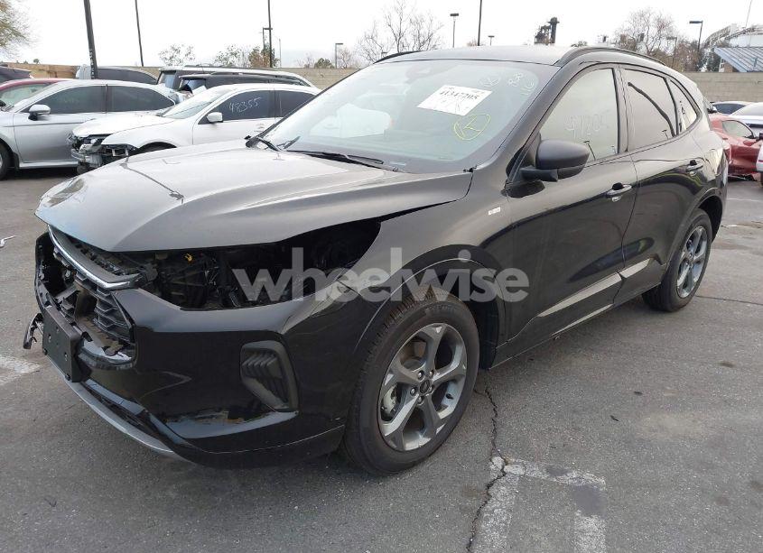 Photo 2 of 2023 Ford Escape ST-LINE (VIN 1FMCU0MN6PUB32170)