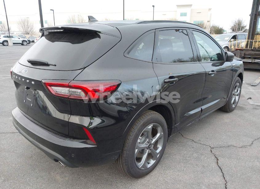 Photo 4 of 2023 Ford Escape ST-LINE (VIN 1FMCU0MN6PUB32170)