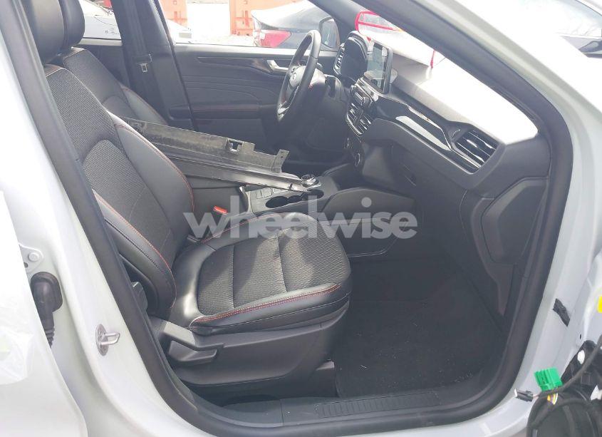 Photo 5 of 2025 Ford Escape ST-LINE (VIN 1FMCU0MN6SUA57026)