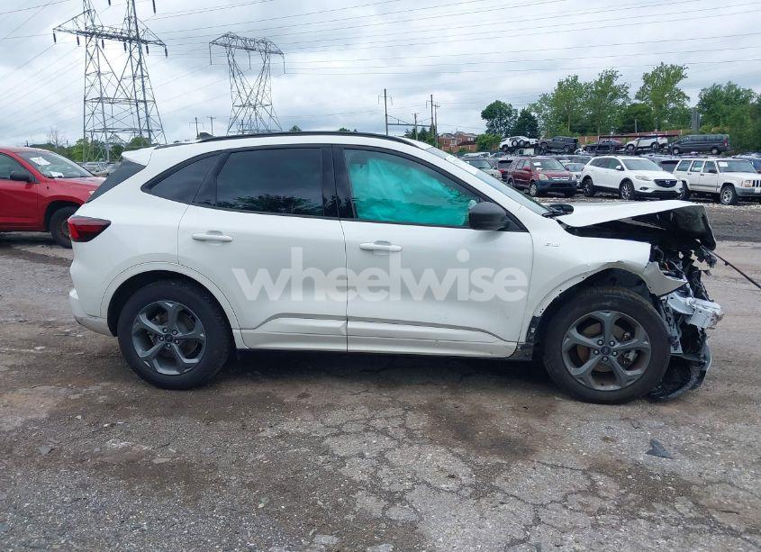 Photo 14 of 2023 Ford Escape ST LINE (VIN 1FMCU0MN7PUA72402)