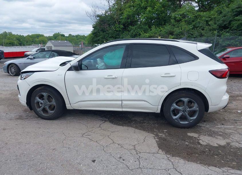 Photo 15 of 2023 Ford Escape ST LINE (VIN 1FMCU0MN7PUA72402)