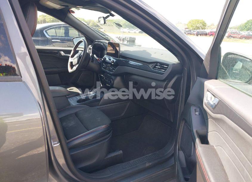 Photo 5 of 2024 Ford Escape ST-LINE (VIN 1FMCU0MN8RUA26046)