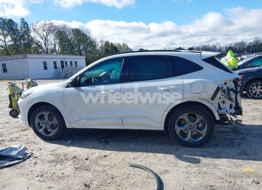 Photo 15 of 2024 Ford Escape ST-LINE (VIN 1FMCU0MN8RUB08956)