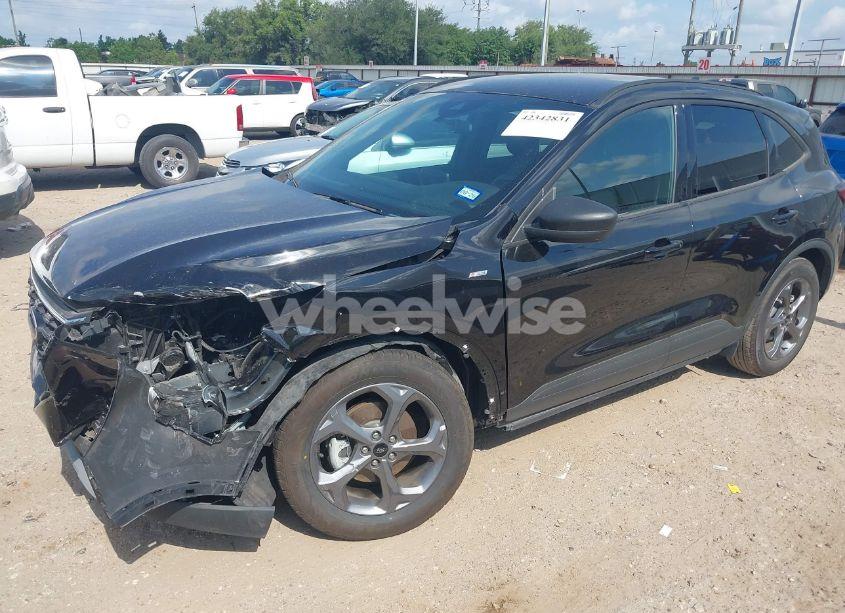 Photo 2 of 2025 Ford Escape ST-LINE (VIN 1FMCU0MN8SUA09401)