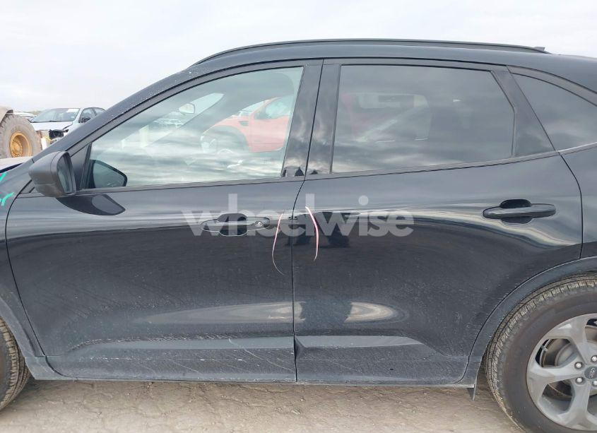Photo 15 of 2023 Ford Escape ST-LINE (VIN 1FMCU0MN9PUB13130)