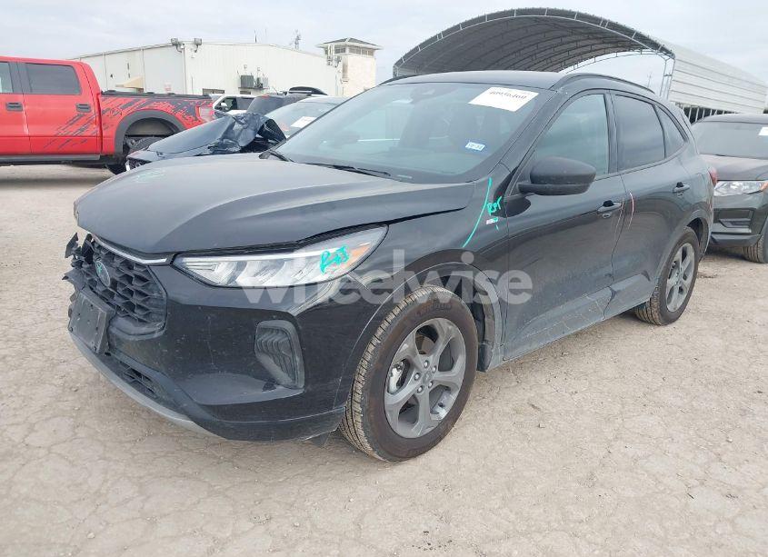 Photo 2 of 2023 Ford Escape ST-LINE (VIN 1FMCU0MN9PUB13130)
