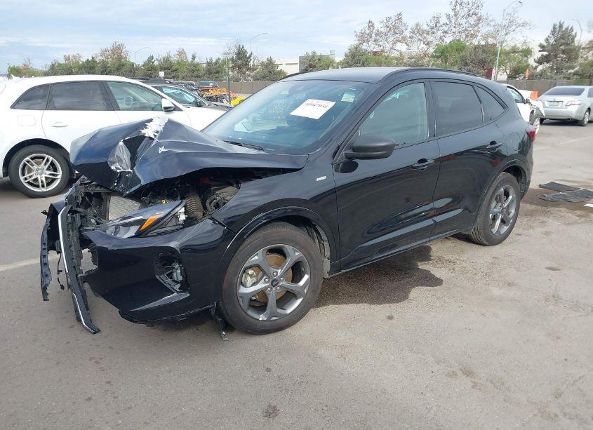 Photo 2 of 2023 Ford Escape ST-LINE (VIN 1FMCU0MN9PUB33510)