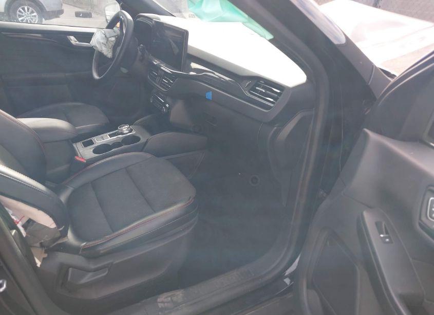 Photo 5 of 2023 Ford Escape ST-LINE (VIN 1FMCU0MN9PUB33510)