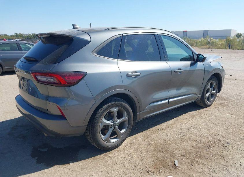 Photo 4 of 2023 Ford Escape ST-LINE (VIN 1FMCU0MNXPUA20746)