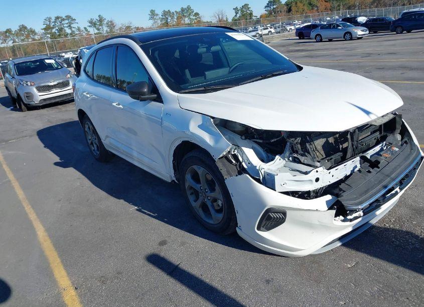 2024 Ford Escape ST-LINE (VIN 1FMCU0MNXRUA05859) main photo