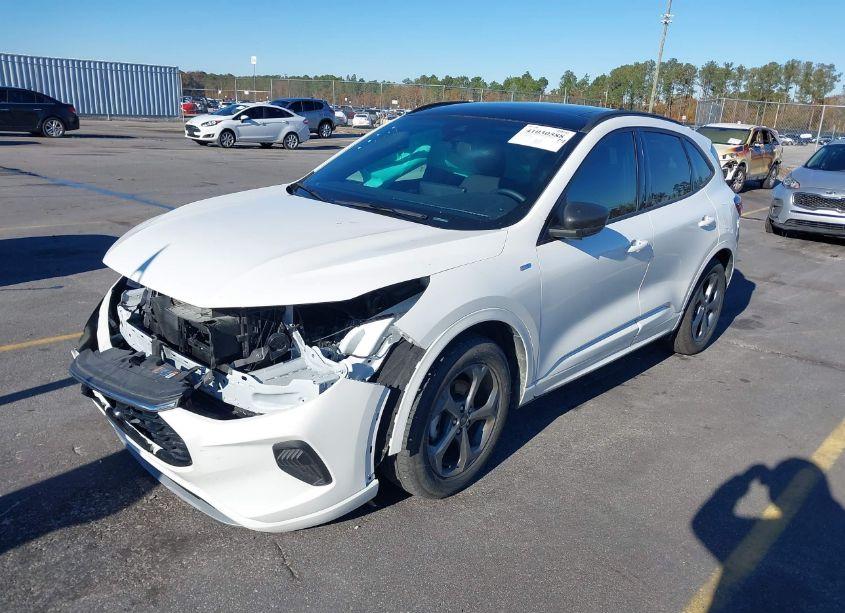 Photo 2 of 2024 Ford Escape ST-LINE (VIN 1FMCU0MNXRUA05859)