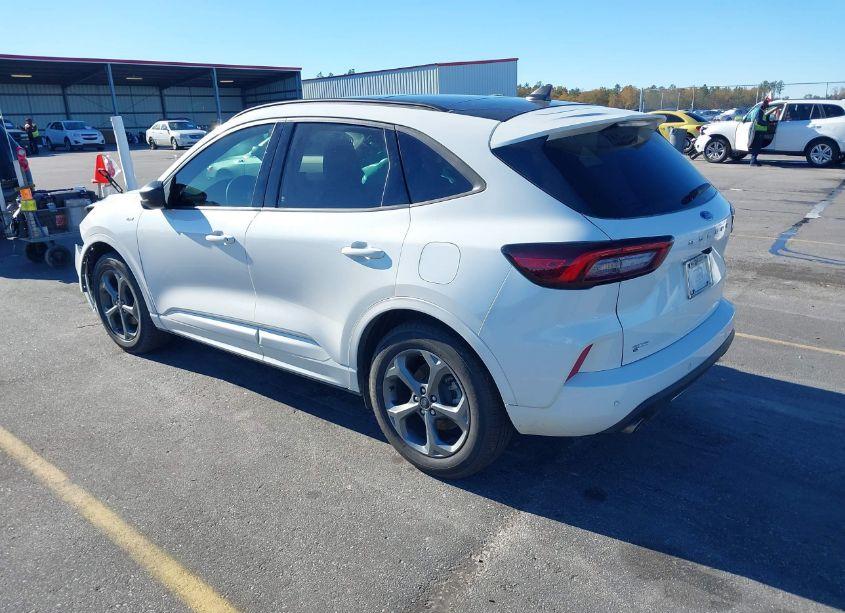 Photo 3 of 2024 Ford Escape ST-LINE (VIN 1FMCU0MNXRUA05859)