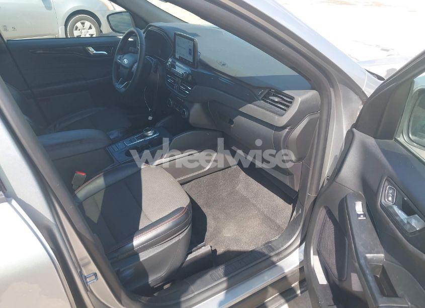 Photo 5 of 2024 Ford Escape ST-LINE (VIN 1FMCU0MNXRUA57489)