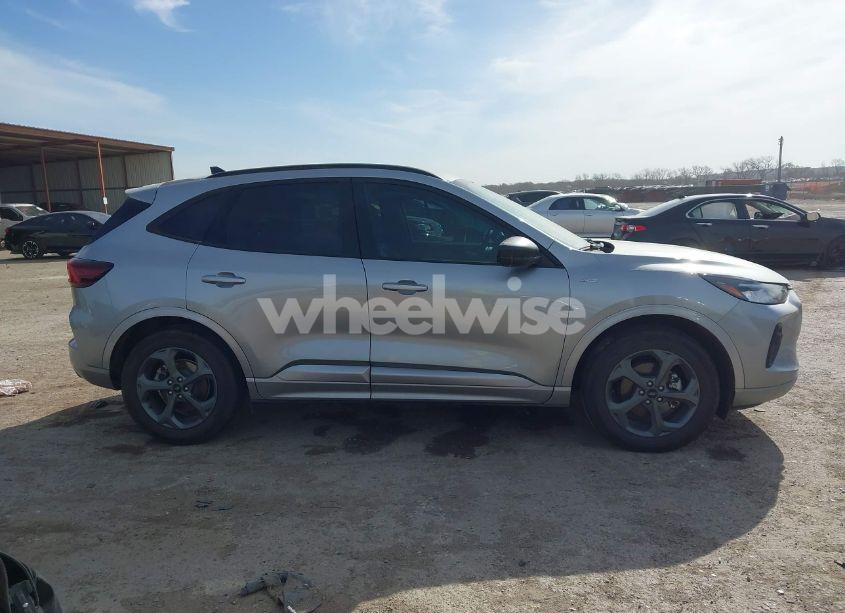 Photo 13 of 2024 Ford Escape ST-LINE (VIN 1FMCU0MNXRUB57821)