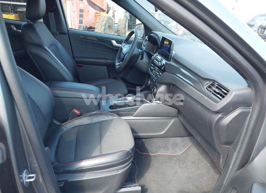 Photo 5 of 2023 Ford Escape ST-LINE (VIN 1FMCU0MZ0PUA96995)