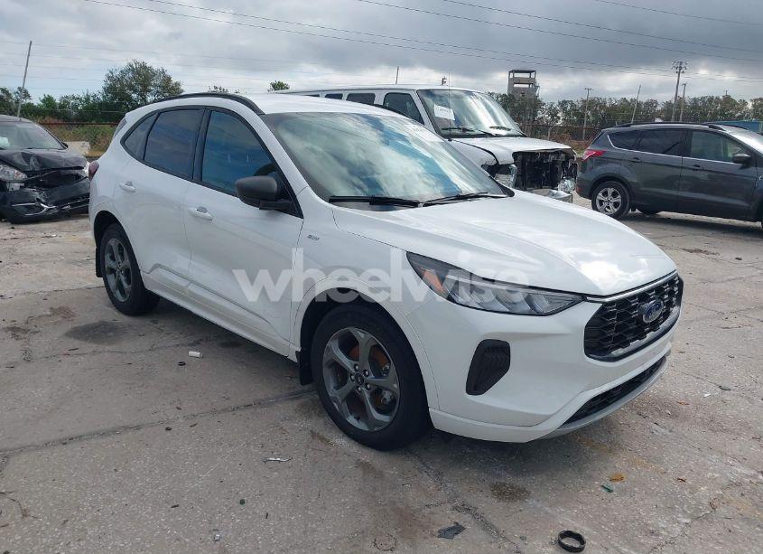 2023 Ford Escape ST-LINE (VIN 1FMCU0MZ1PUA99954) main photo