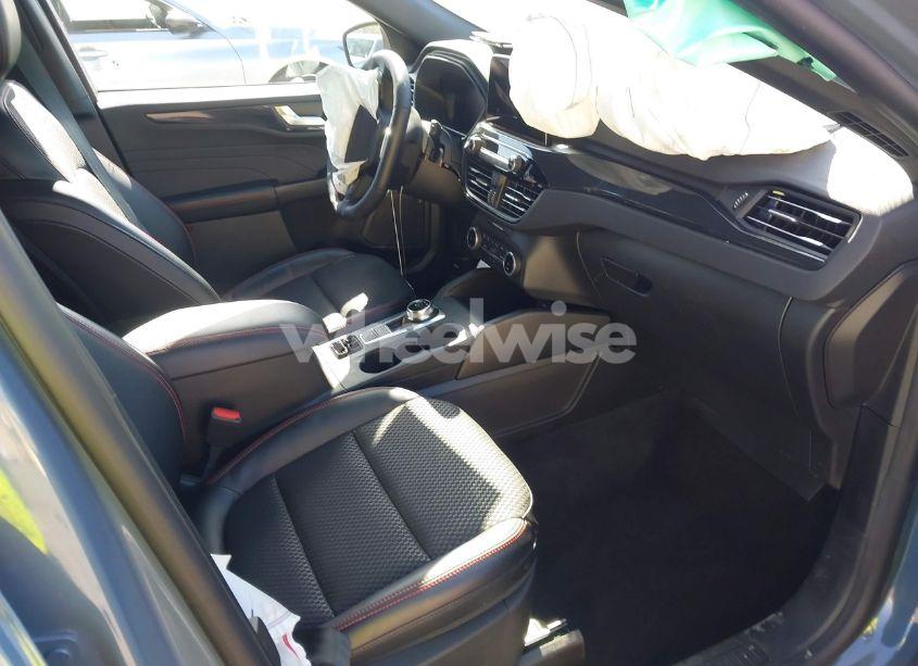 Photo 5 of 2024 Ford Escape ST-LINE (VIN 1FMCU0MZ4RUB05300)