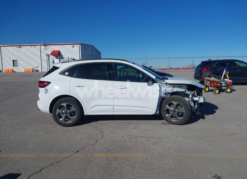 Photo 14 of 2023 Ford Escape ST-LINE (VIN 1FMCU0MZ5PUB41896)