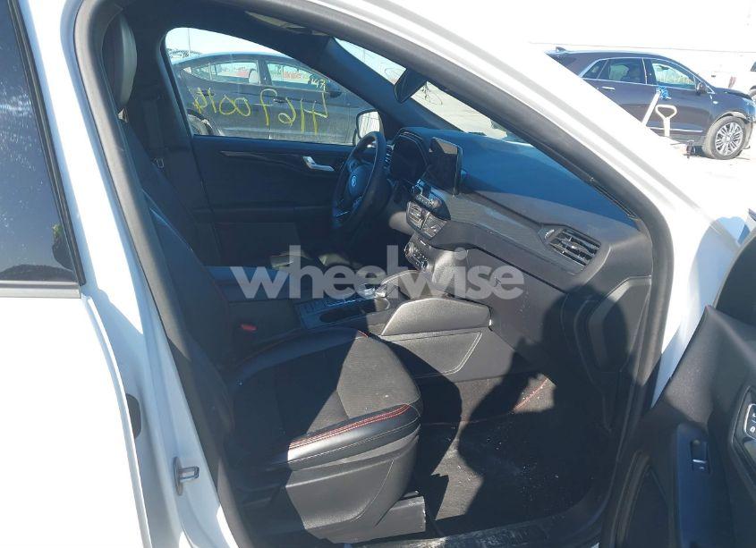 Photo 5 of 2023 Ford Escape ST-LINE (VIN 1FMCU0MZ5PUB41896)