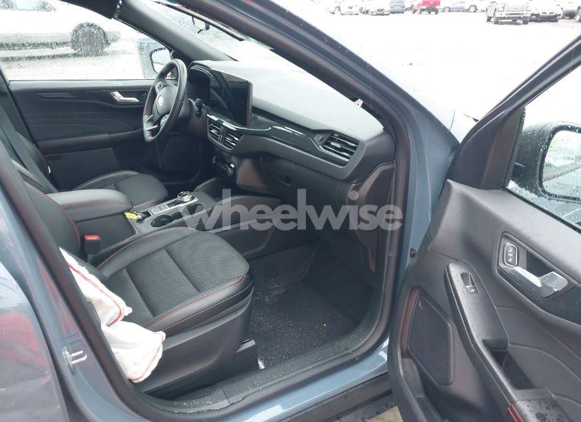 Photo 5 of 2024 Ford Escape ST-LINE (VIN 1FMCU0MZ7RUA98522)