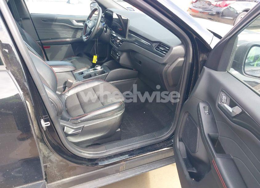 Photo 5 of 2023 Ford Escape ST-LINE (VIN 1FMCU0MZ9PUB00574)