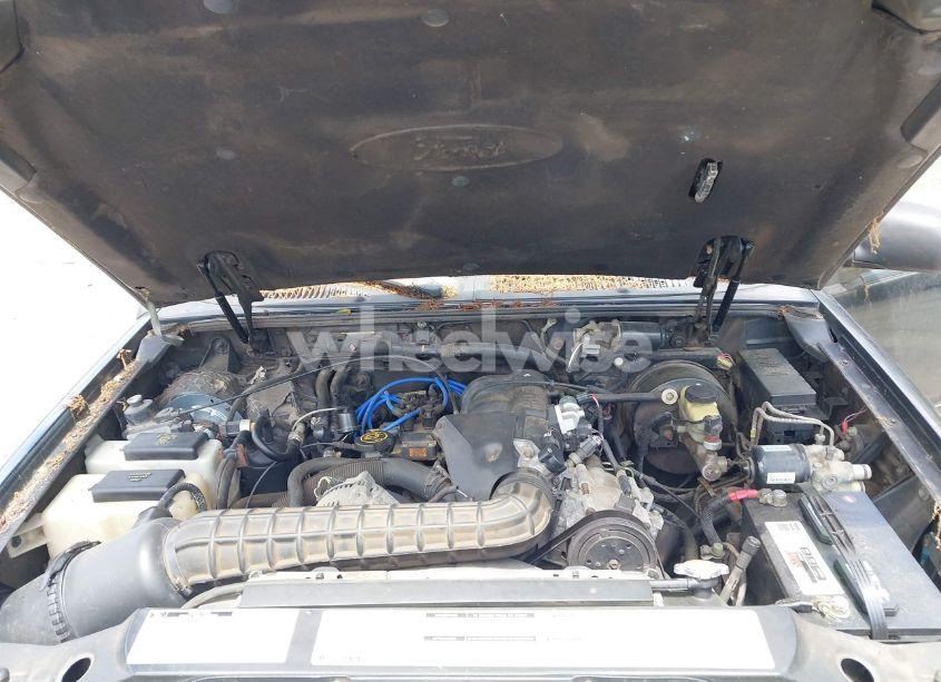 Photo 10 of 1996 Ford Explorer (VIN 1FMCU22X1TUB42311)