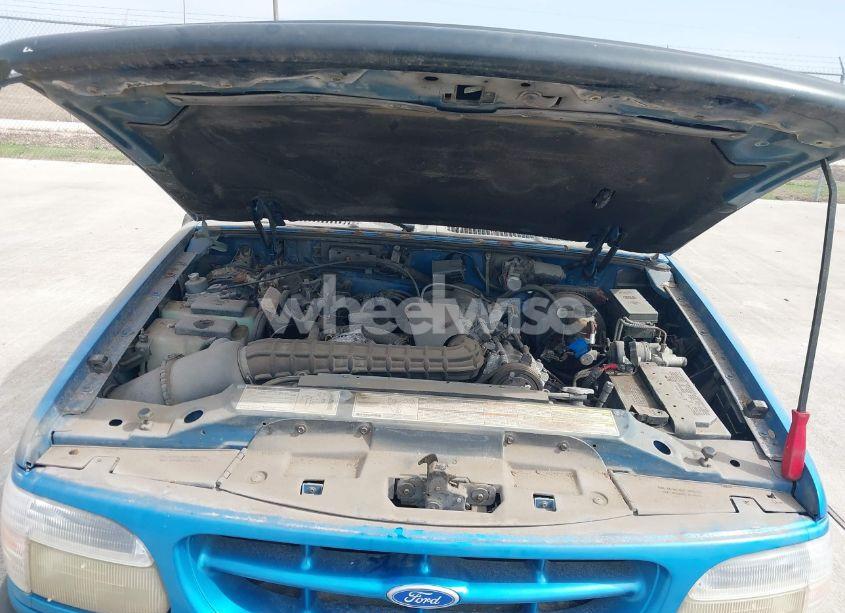 Photo 10 of 1996 Ford Explorer (VIN 1FMCU22X9TUB08536)