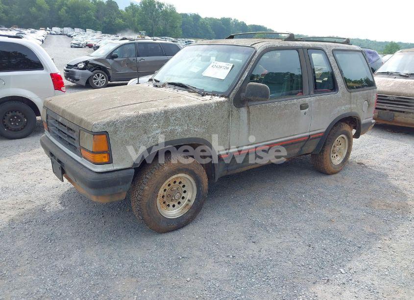 Photo 2 of 1992 Ford Explorer N/A (VIN 1FMCU24X7NUA67002)