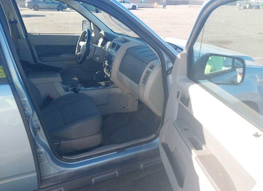 Photo 5 of 2009 Ford Escape HYBRID LIMITED (VIN 1FMCU49379KA06851)