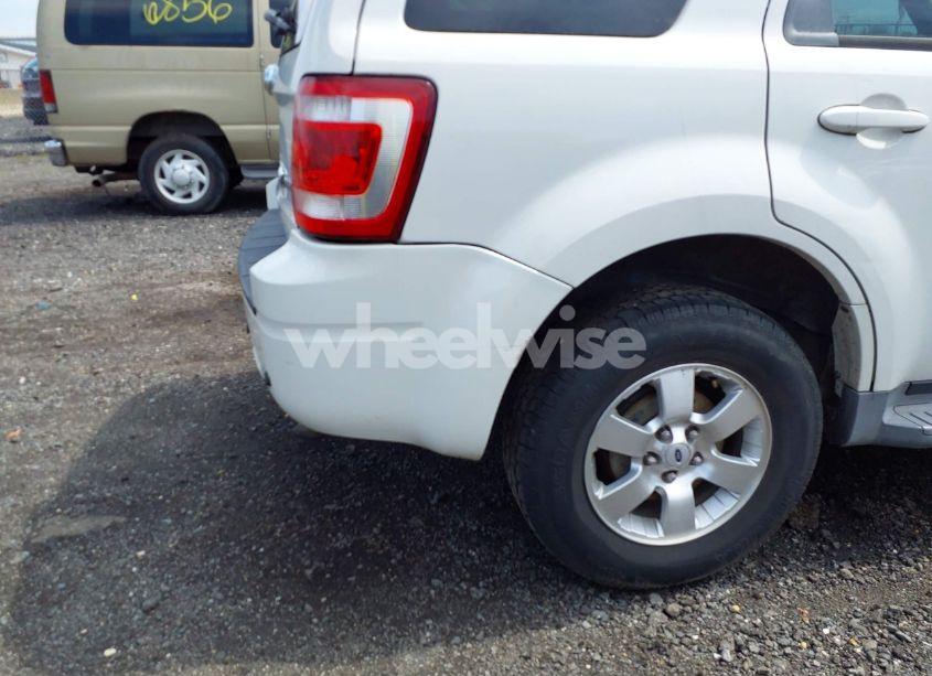 Photo 6 of 2009 Ford Escape HYBRID LIMITED (VIN 1FMCU49379KA32737)