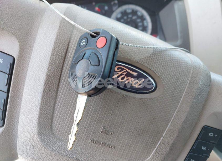 Photo 11 of 2009 Ford Escape HYBRID (VIN 1FMCU49399KA49359)