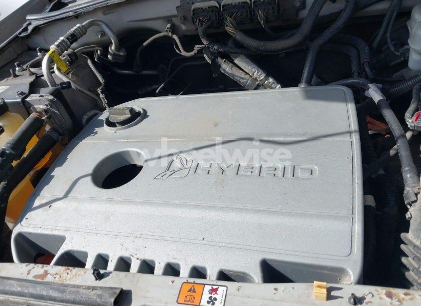 Photo 10 of 2010 Ford Escape HYBRID LIMITED (VIN 1FMCU5K33AKC89835)