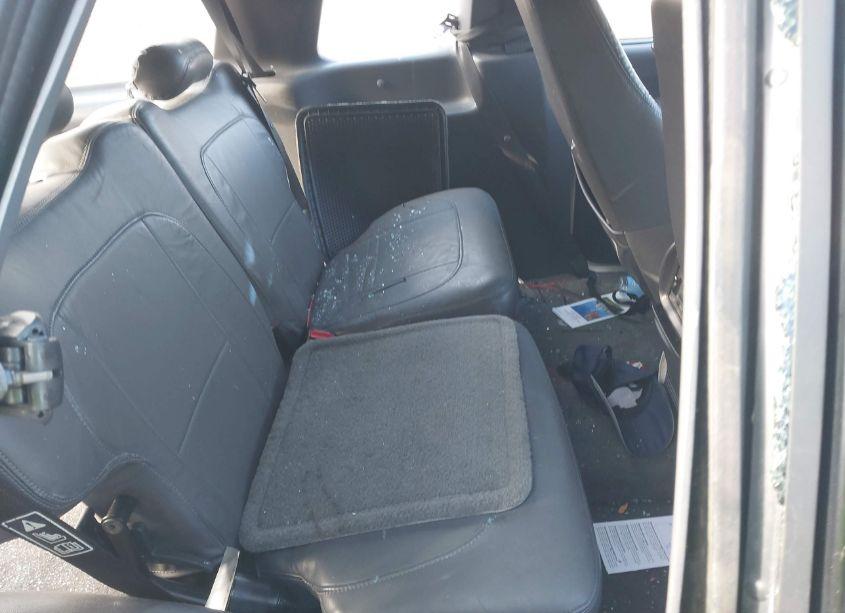 Photo 8 of 2002 Ford Explorer SPORT (VIN 1FMCU70E62UB48733)