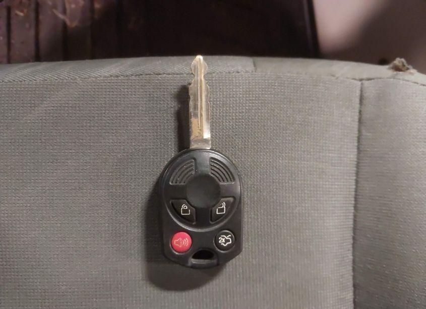 Photo 11 of 2009 Ford Escape XLS (VIN 1FMCU92759KD04633)