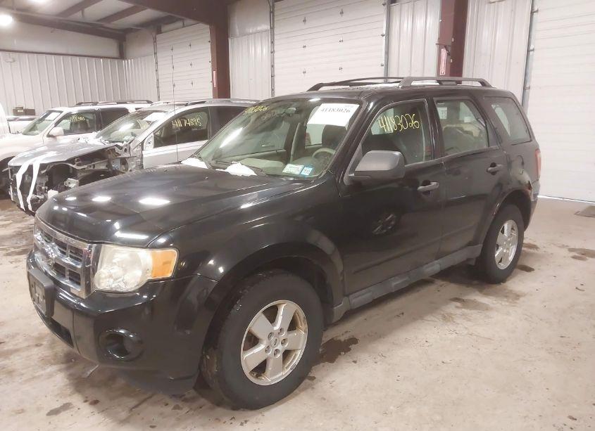 Photo 2 of 2009 Ford Escape XLS (VIN 1FMCU92759KD04633)