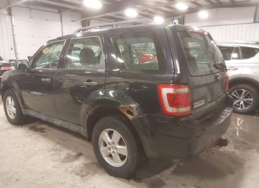 Photo 3 of 2009 Ford Escape XLS (VIN 1FMCU92759KD04633)