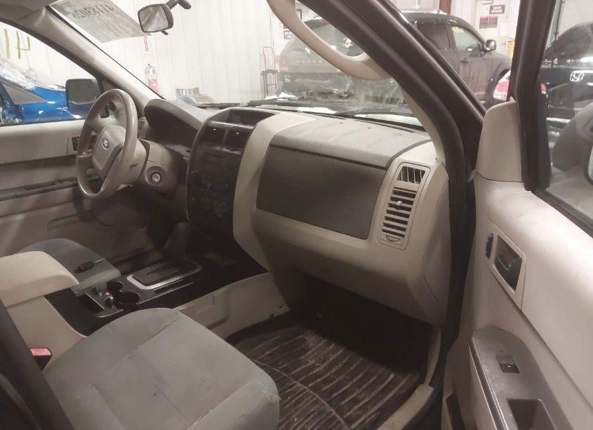 Photo 5 of 2009 Ford Escape XLS (VIN 1FMCU92759KD04633)