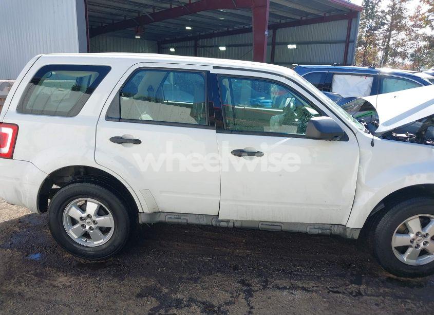 Photo 13 of 2009 Ford Escape XLS (VIN 1FMCU92799KC79980)