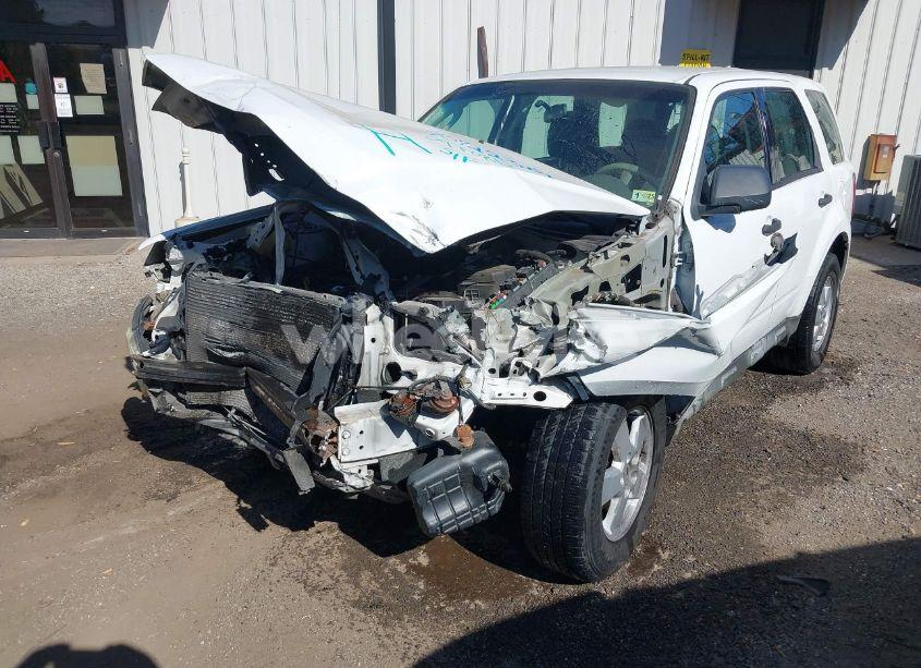 Photo 2 of 2009 Ford Escape XLS (VIN 1FMCU92799KC79980)