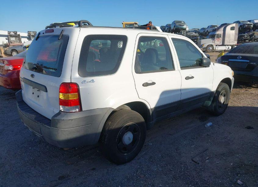 Photo 4 of 2005 Ford Escape XLS (VIN 1FMCU92Z45KD72689)